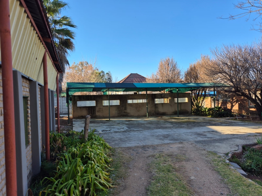 6 Bedroom Property for Sale in Vredefort Free State